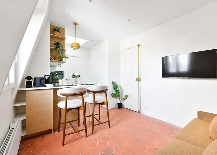 Montparnasse Stylish Netflix
