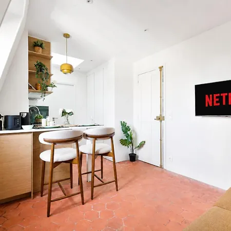 Montparnasse Stylish Netflix