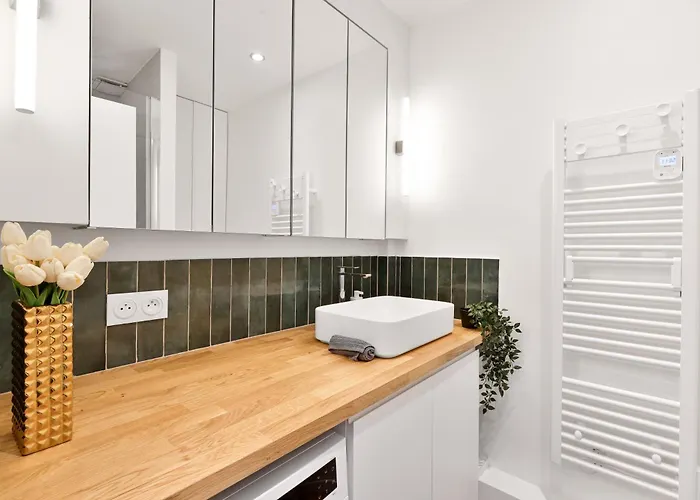 Apartment Montparnasse Stylish Netflix Paris